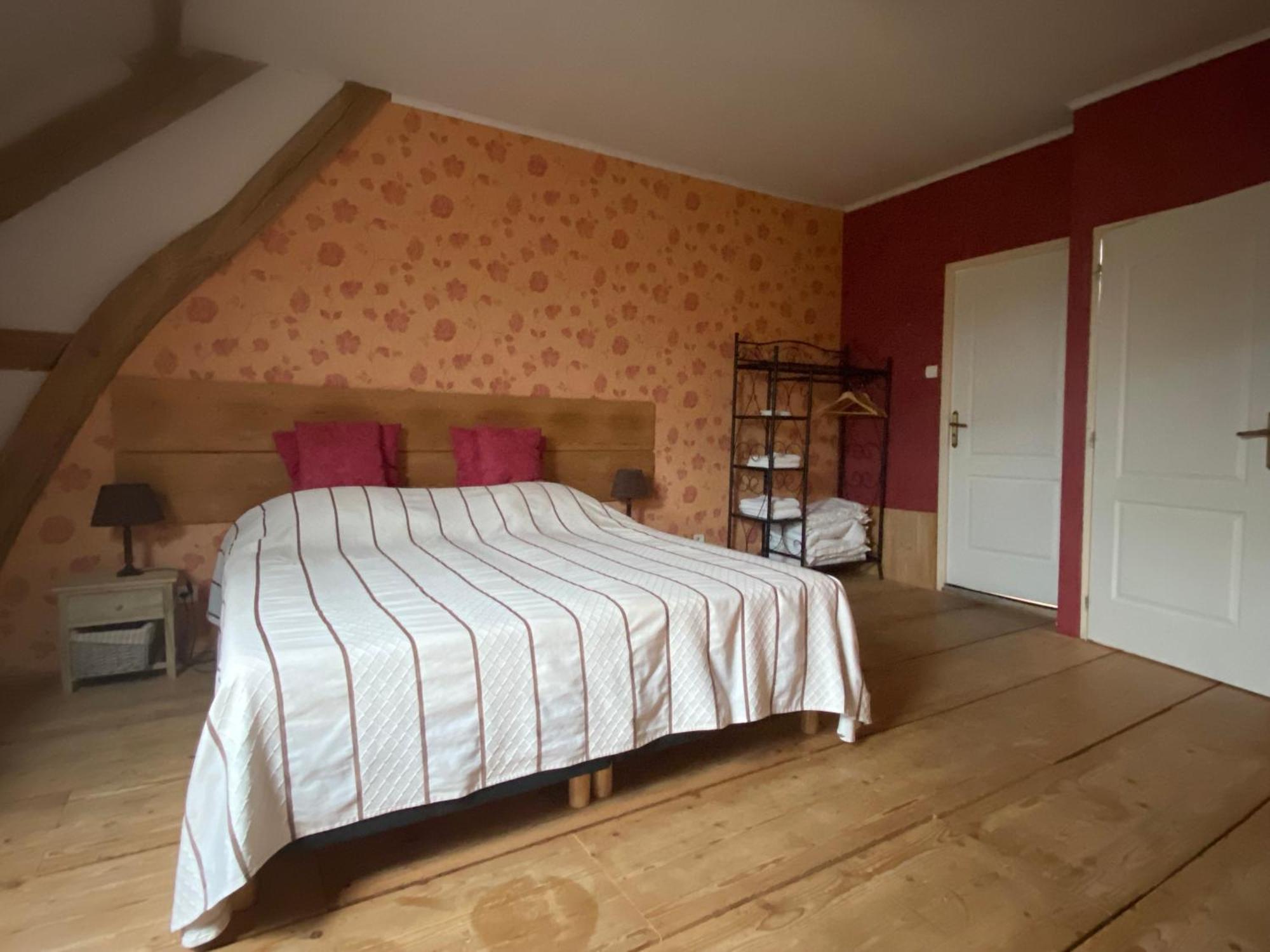 Les Fruits Du Passau Bed and Breakfast Saint-Désiré Exteriör bild